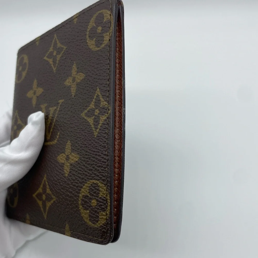 Louis Vuitton Monogram Men’s Wallet - Picture 4 of 9